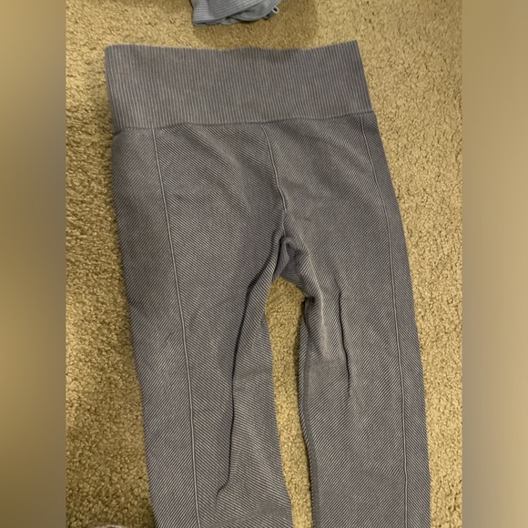 navy leggings - Picture 3 of 3